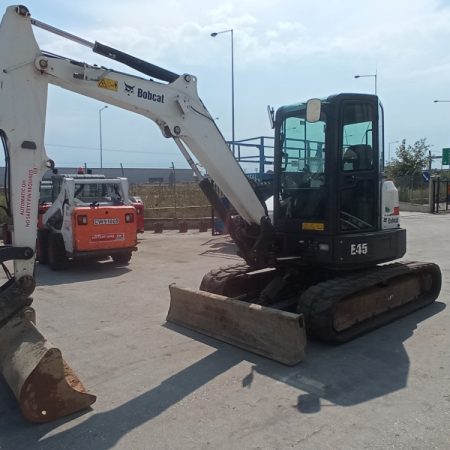 BOBCAT E45 (3)